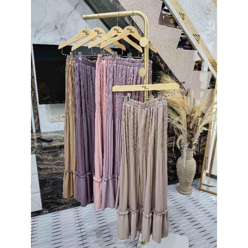 Jela pleated skirt