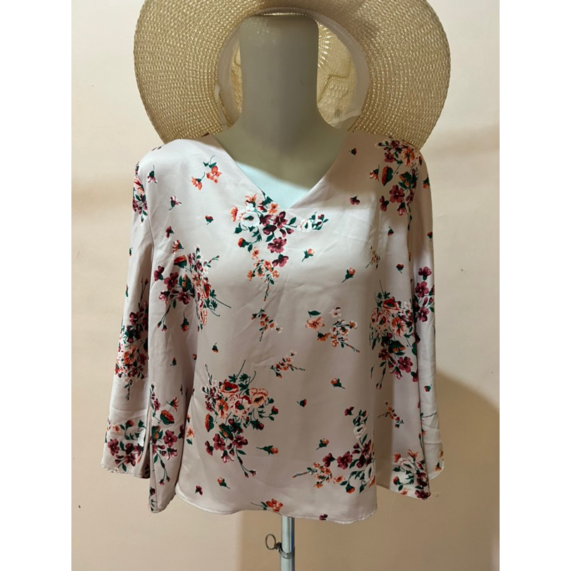 blouse bunga b*ti size L