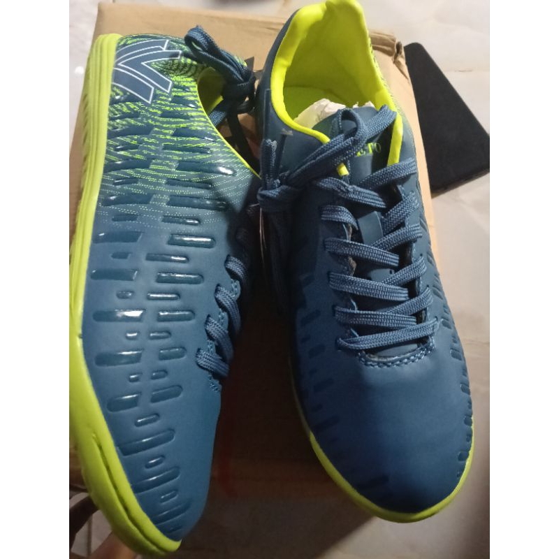 sepatu futsal