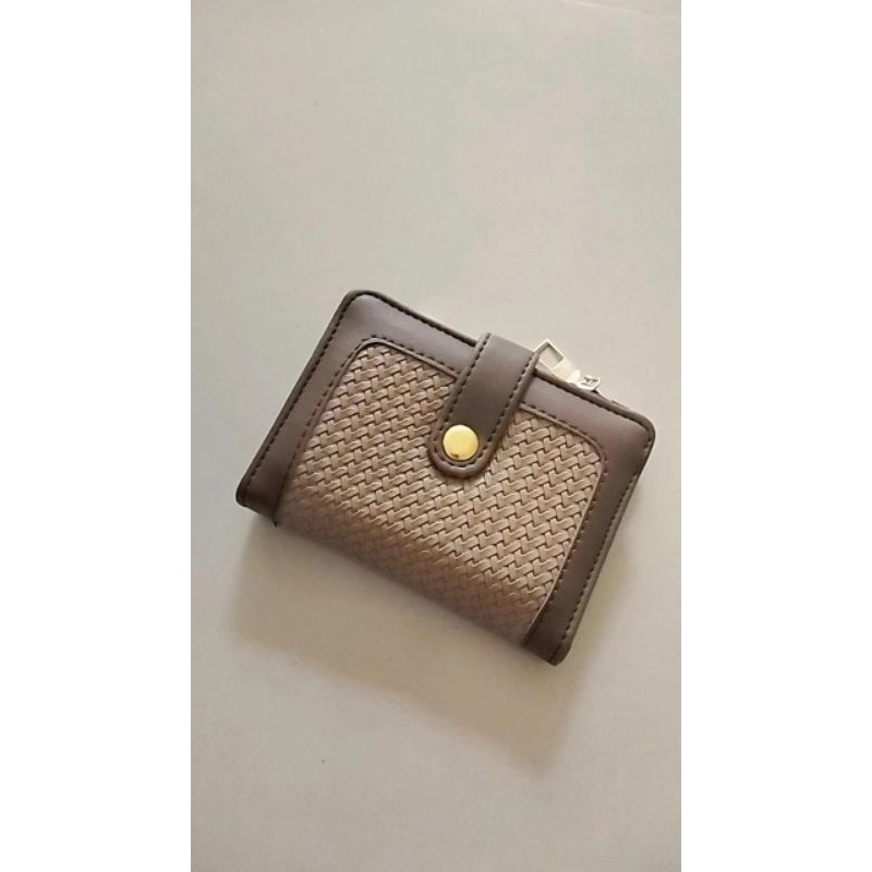 DOMPET KATYA