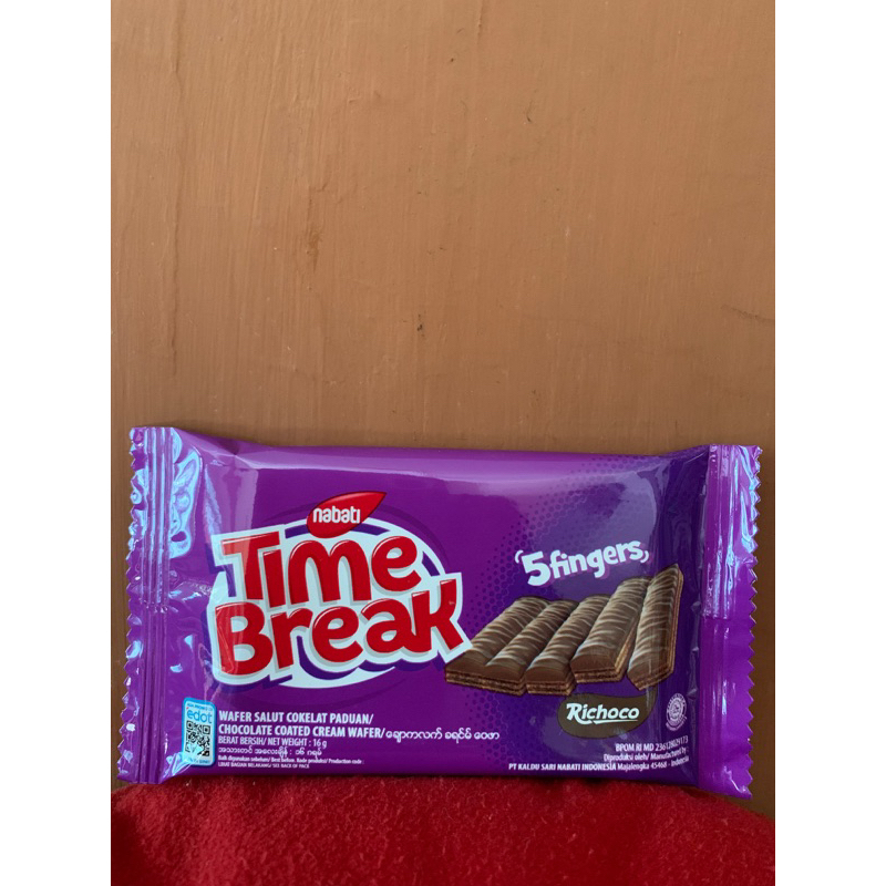 Time break wafer salut coklat