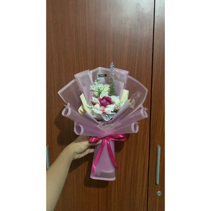 Daun bunga mawar