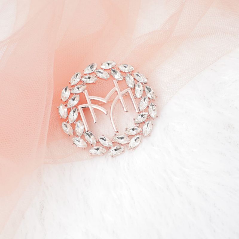 brooch miyahara