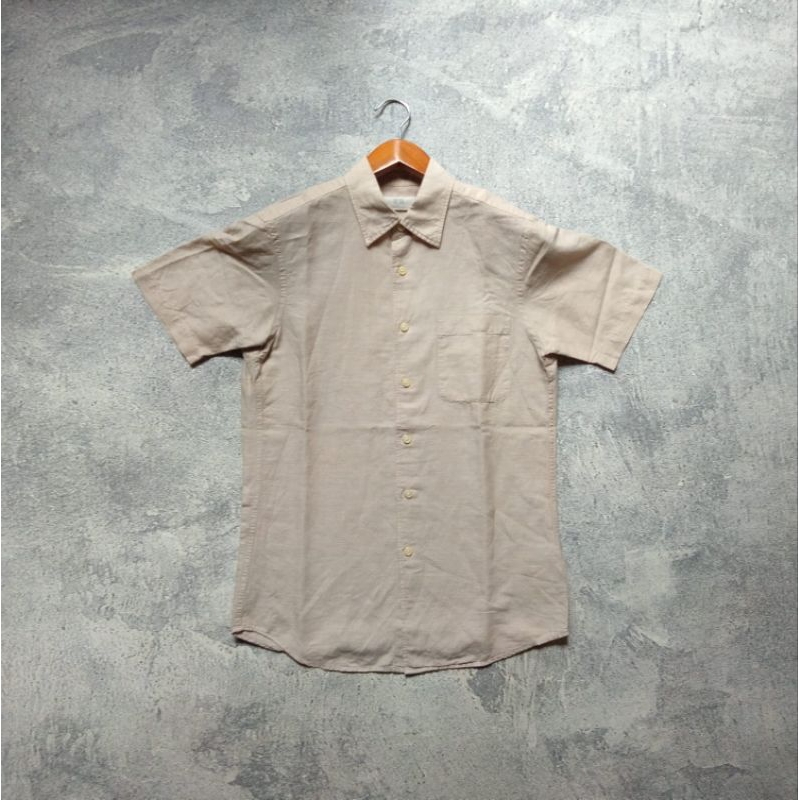 Kemeja Uniqlo