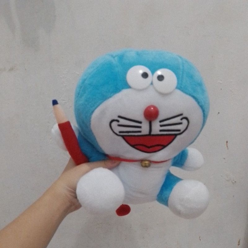boneka doraemon pensil merah large