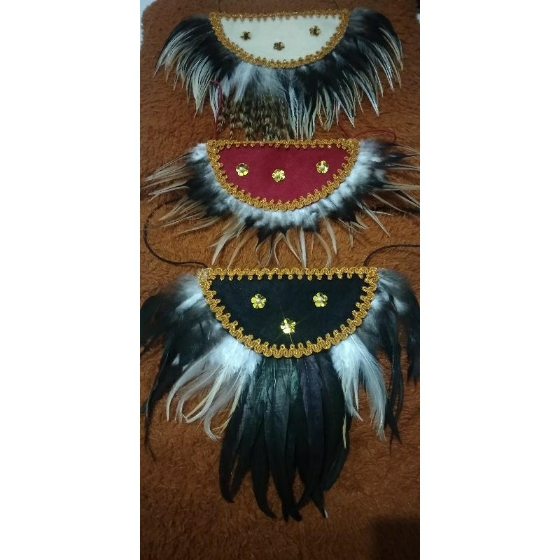 kalung adat dayak