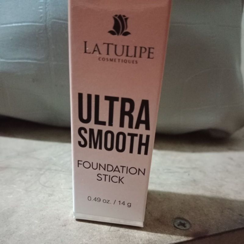 ULTRA SMOOTH FOUNDATION STICK