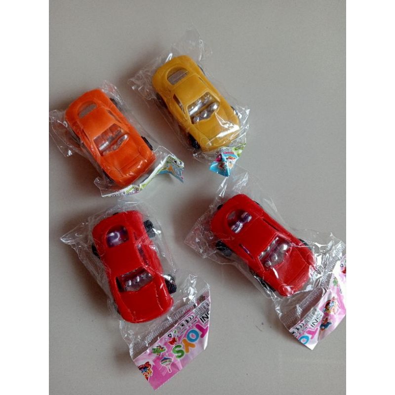 MAINAN-MOBIL-SEDAN-MINI