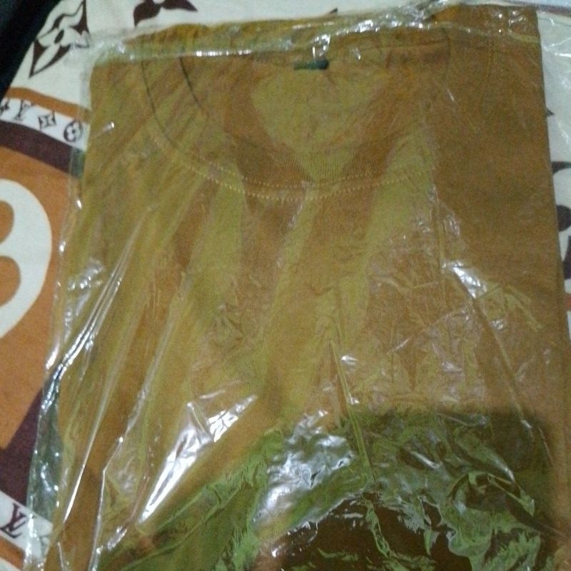 kaos polos coklat