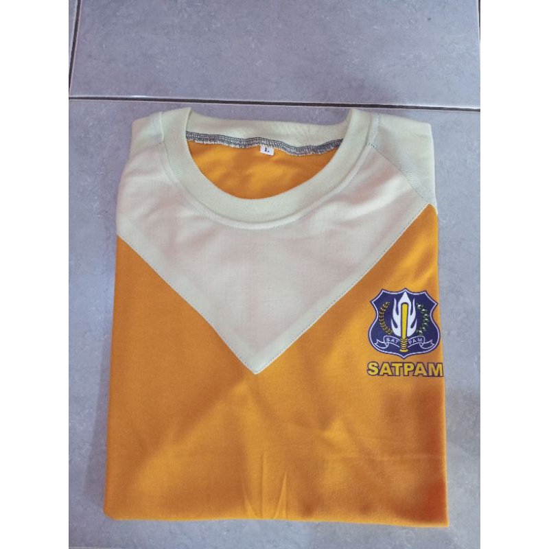 kaos oblong variasi segitiga SATPAM