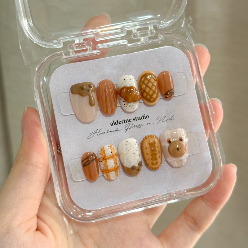 alderine studio press-on nails • COOKIE BEAR