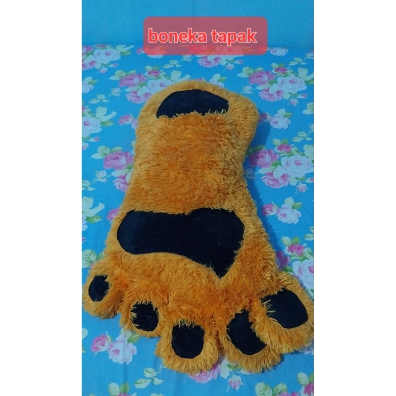 boneka kaki