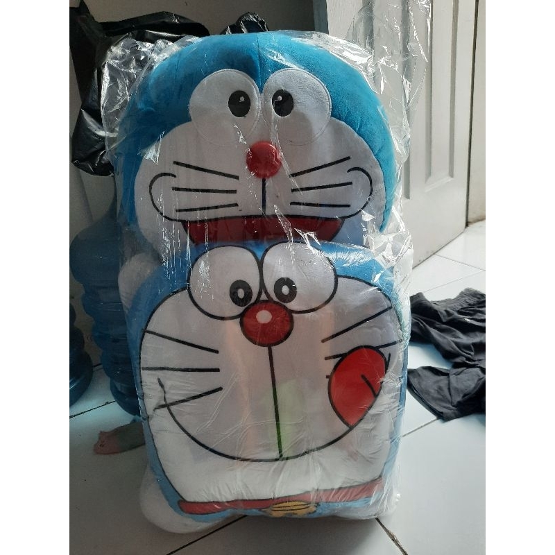 Boneka karakter jumbo