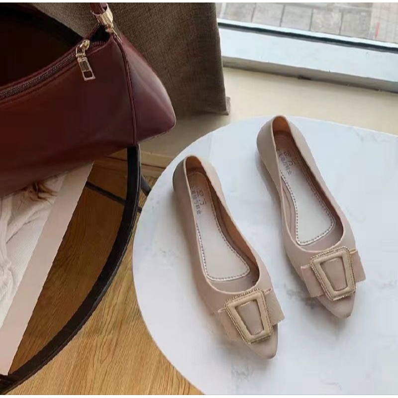 Sepatu Jelly Runcing