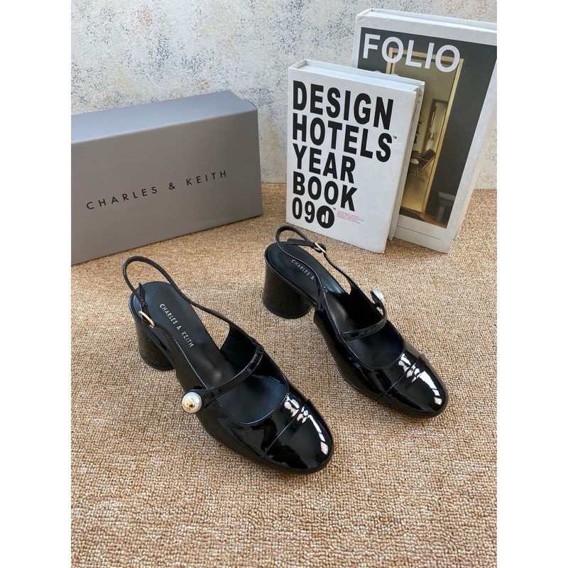 sepatu ckk black & white