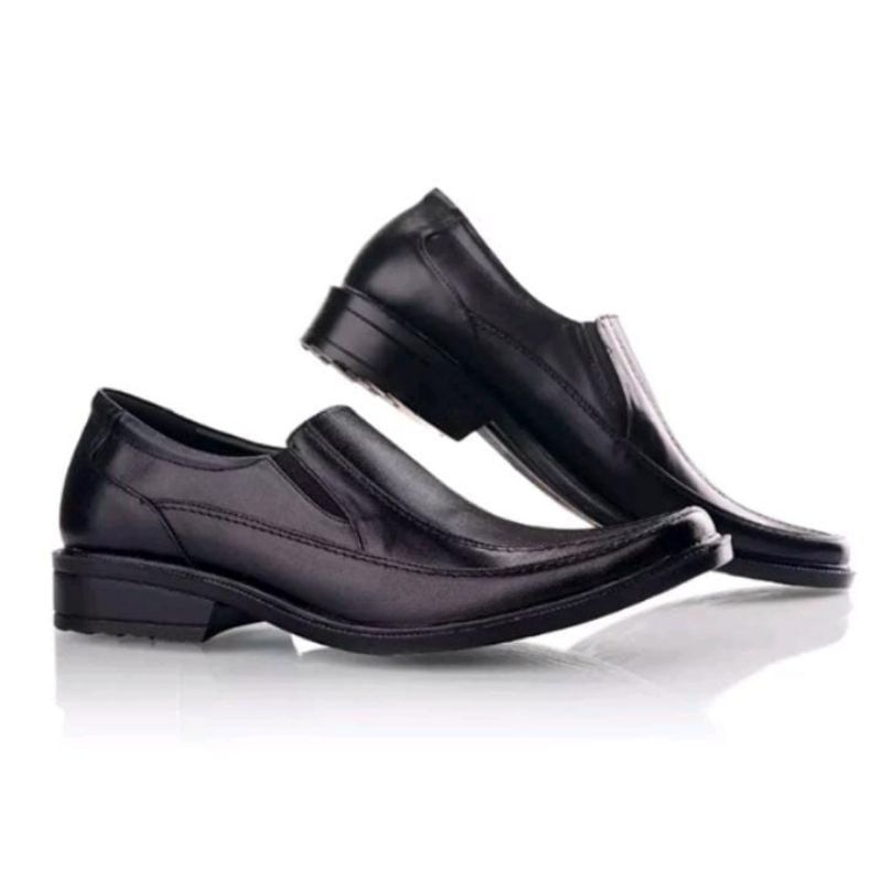 sepatu pantofel 4d1