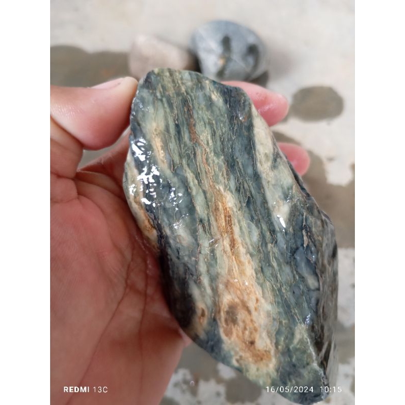 rough batu sekis 626gr