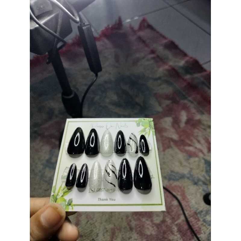 PRESS ON NAIL HITAM GLITER