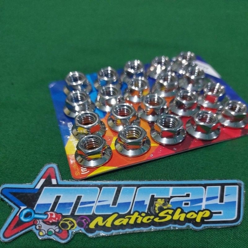 Mur 12 slash stainless heng
