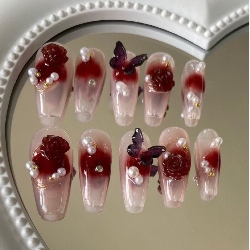 red nail art