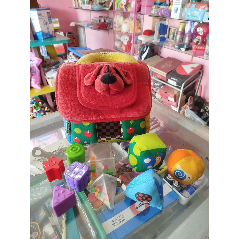 Mainan Shape Sorting House