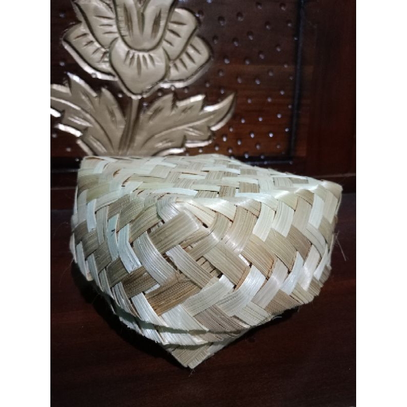 besek bambu