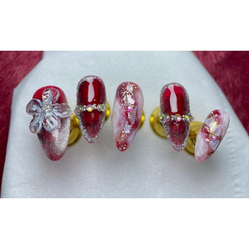 press on nails / nails wedding / nails engagment