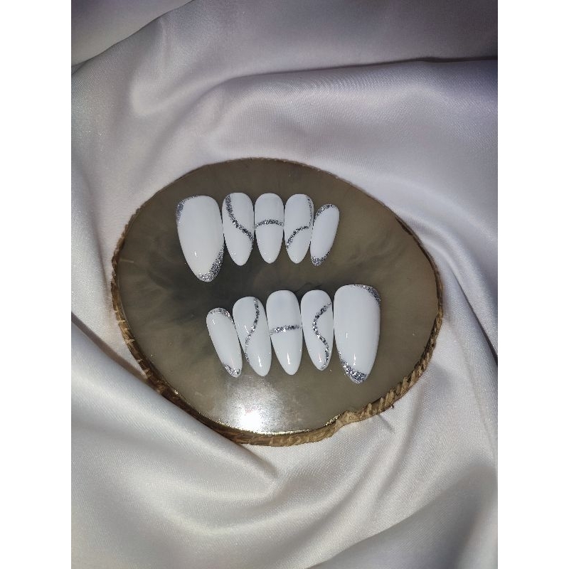 Pressed-on Nails