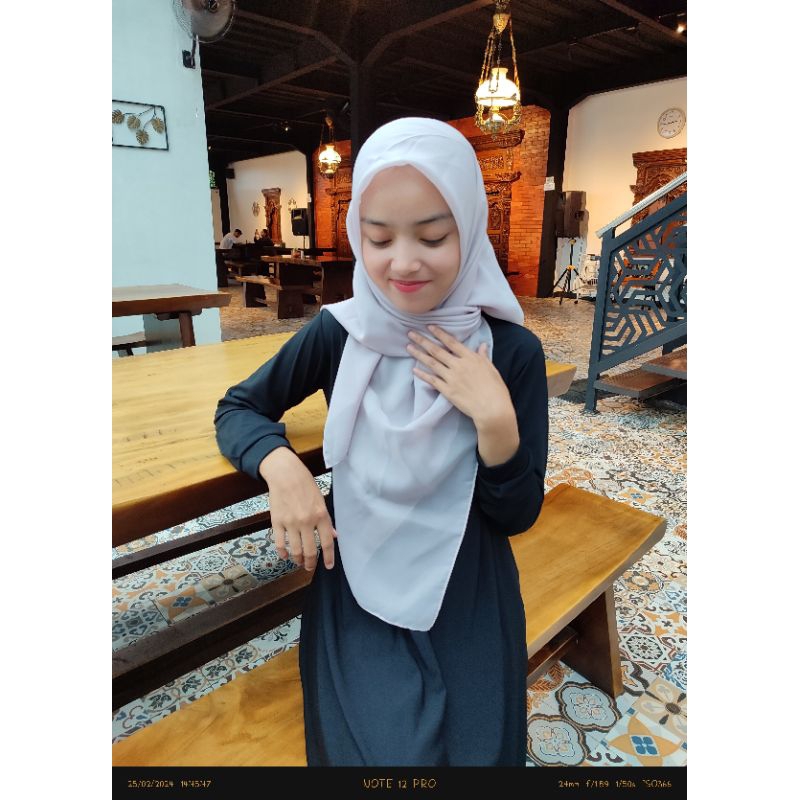 SEGIEMPAT PLAINSQUARE