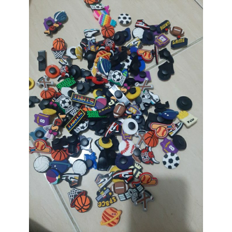 jibits , tali/strep, pin/kancing
