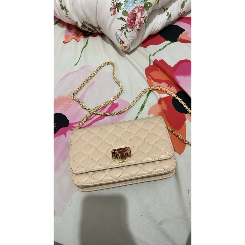 PRELOVED CNK