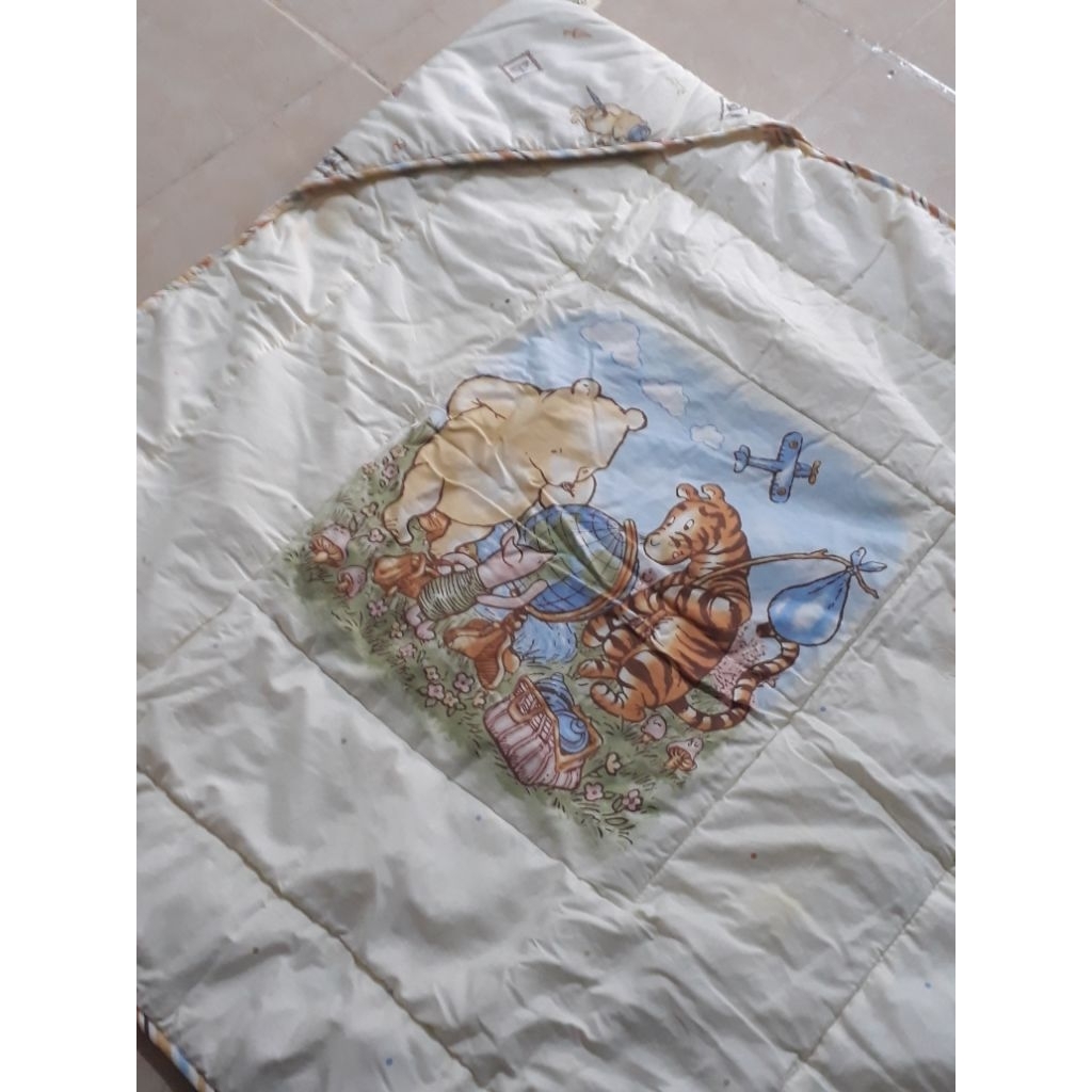 Selimut topi bayi disney