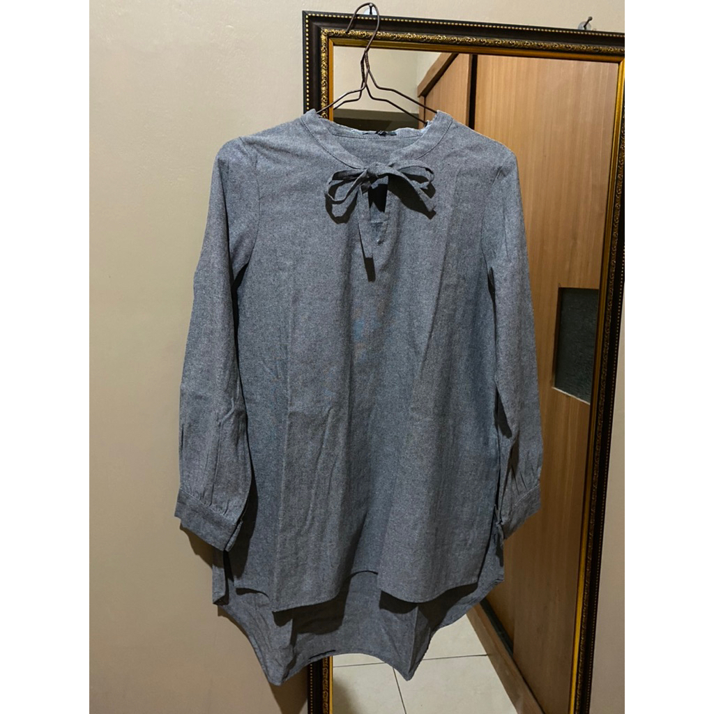 Preloved Blouse Hardware