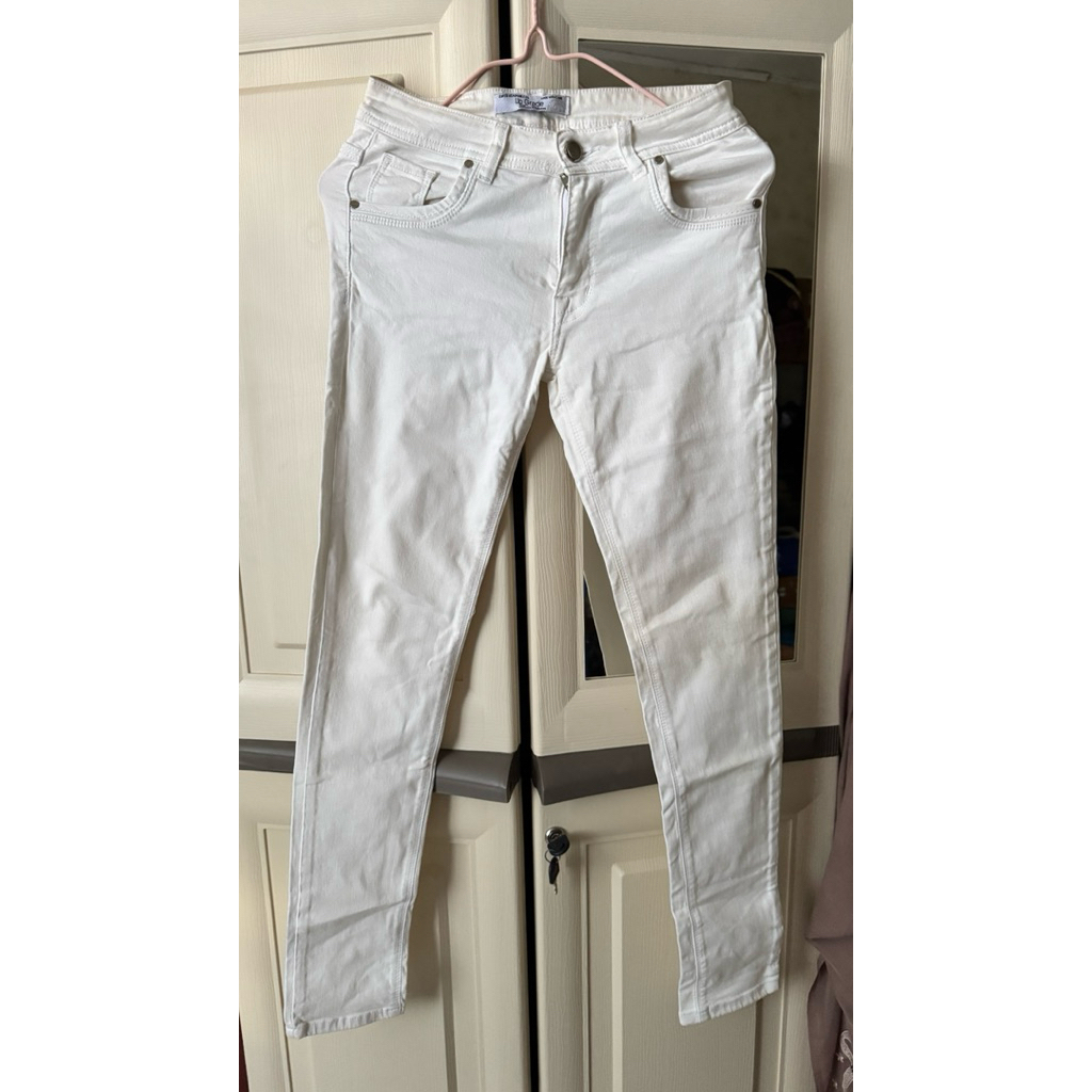 Jeans Putih Preloved