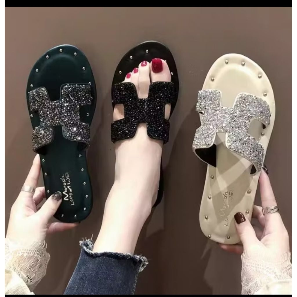 Sandal wanita