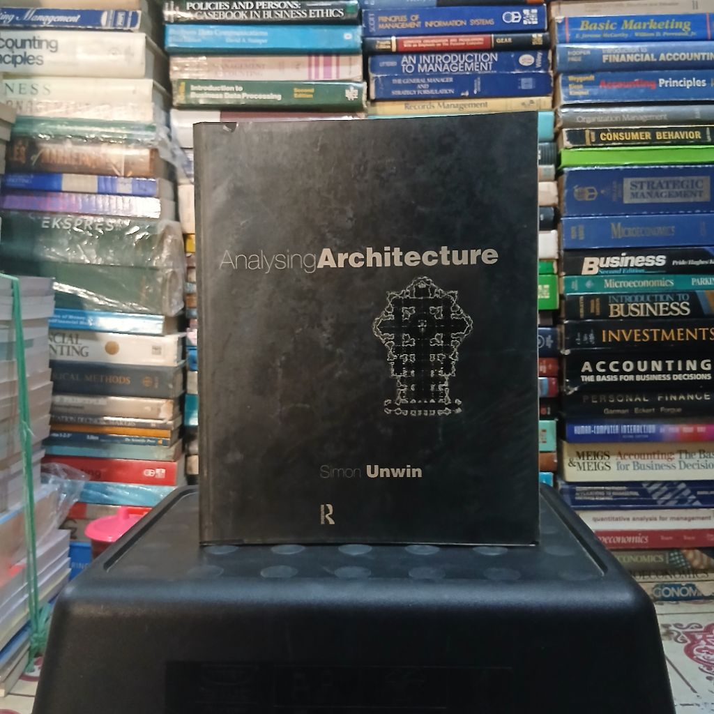 analysing architecture - simon unwn