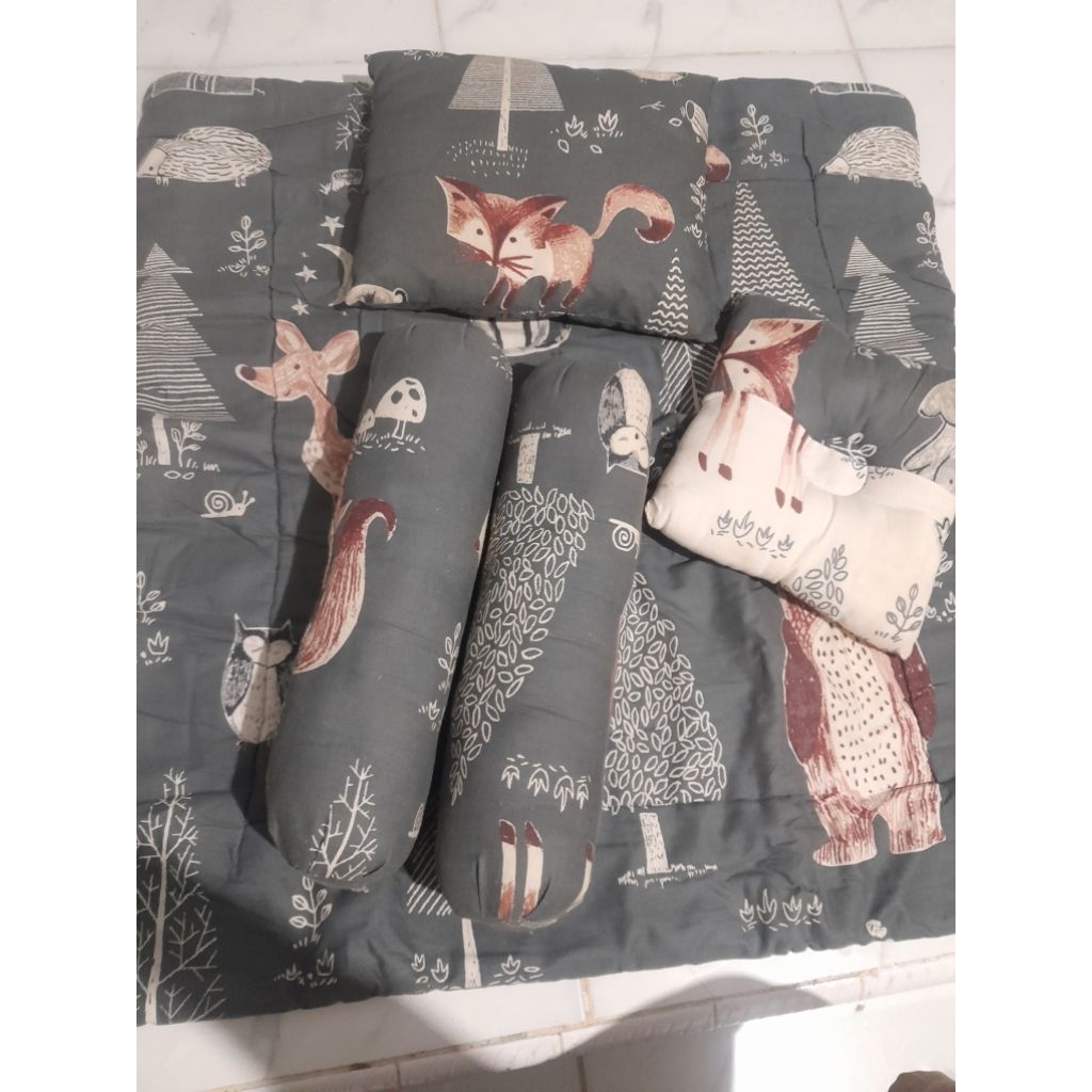 BEDCOVER SET BANTAL GULING BAYI
