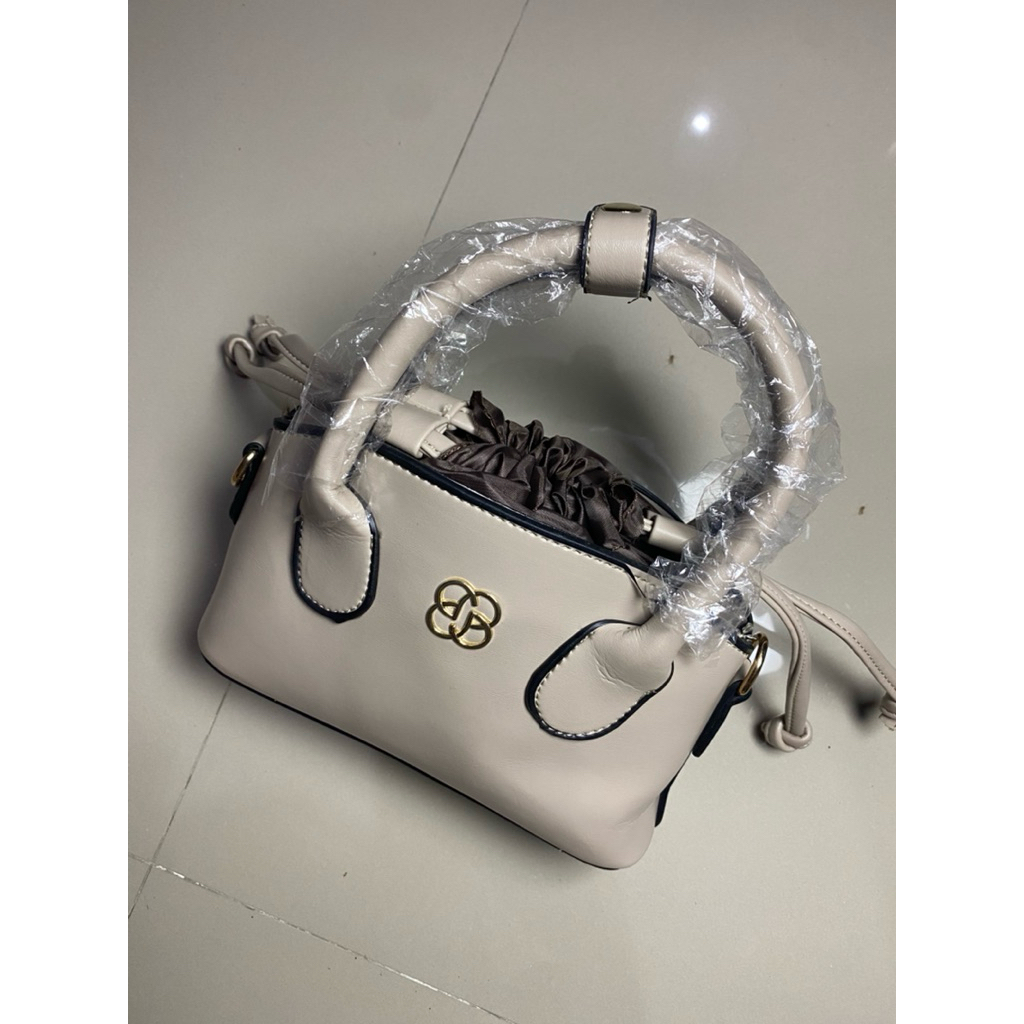 tas aalme sling bag