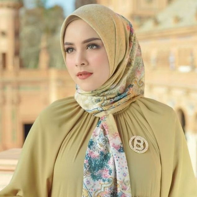 Sevilla Butter Buttonscarves