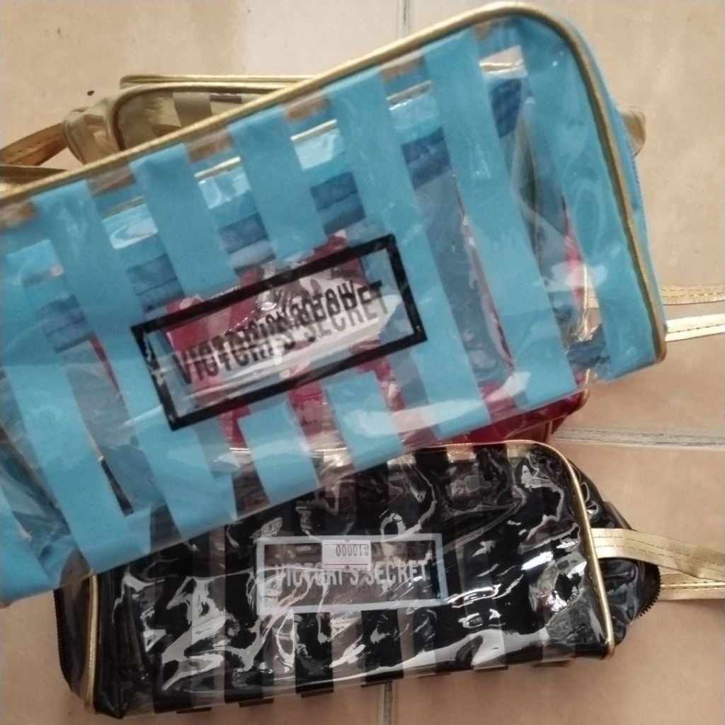 pouch garis garis