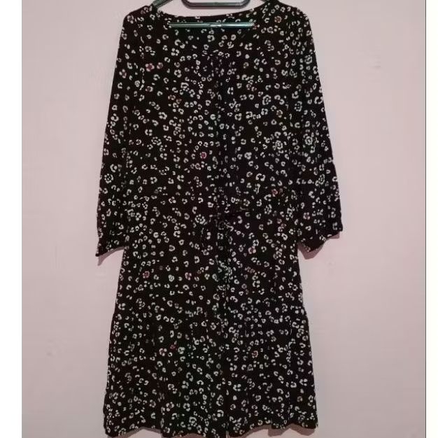 tunik hitam bunga kecil (preloved)