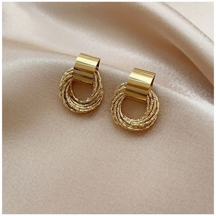 anting wanita dewasa