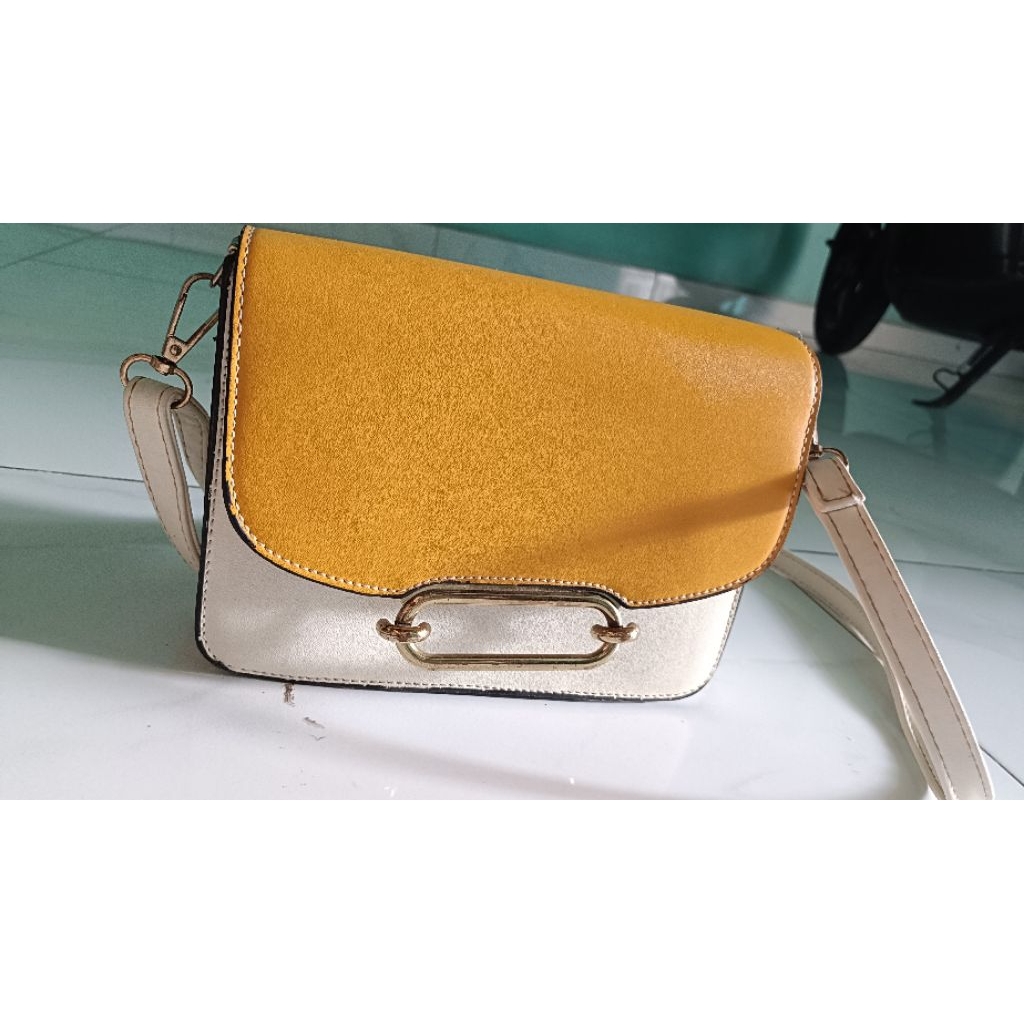 Tas Selempang Preloved
