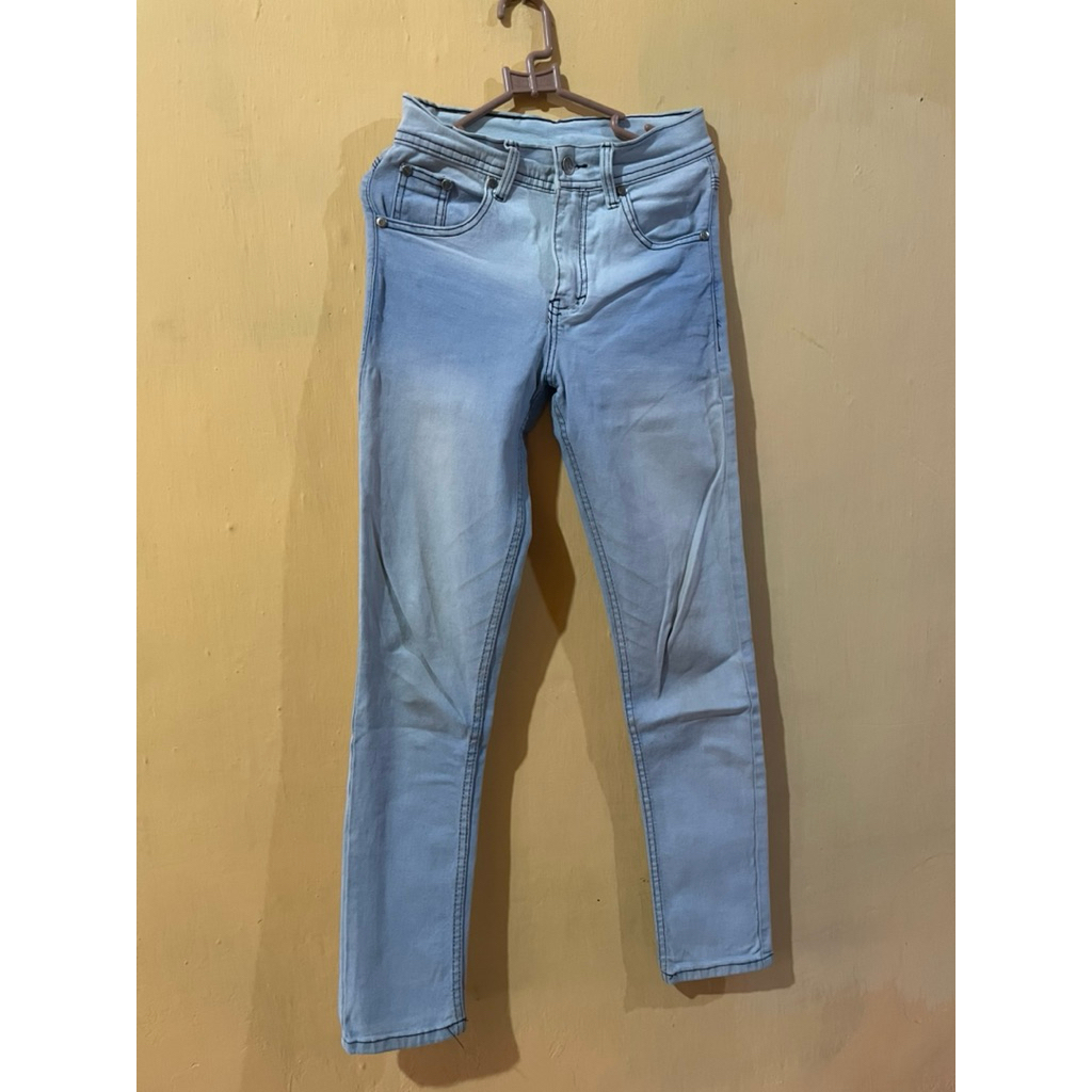 jeans wanita biru muda