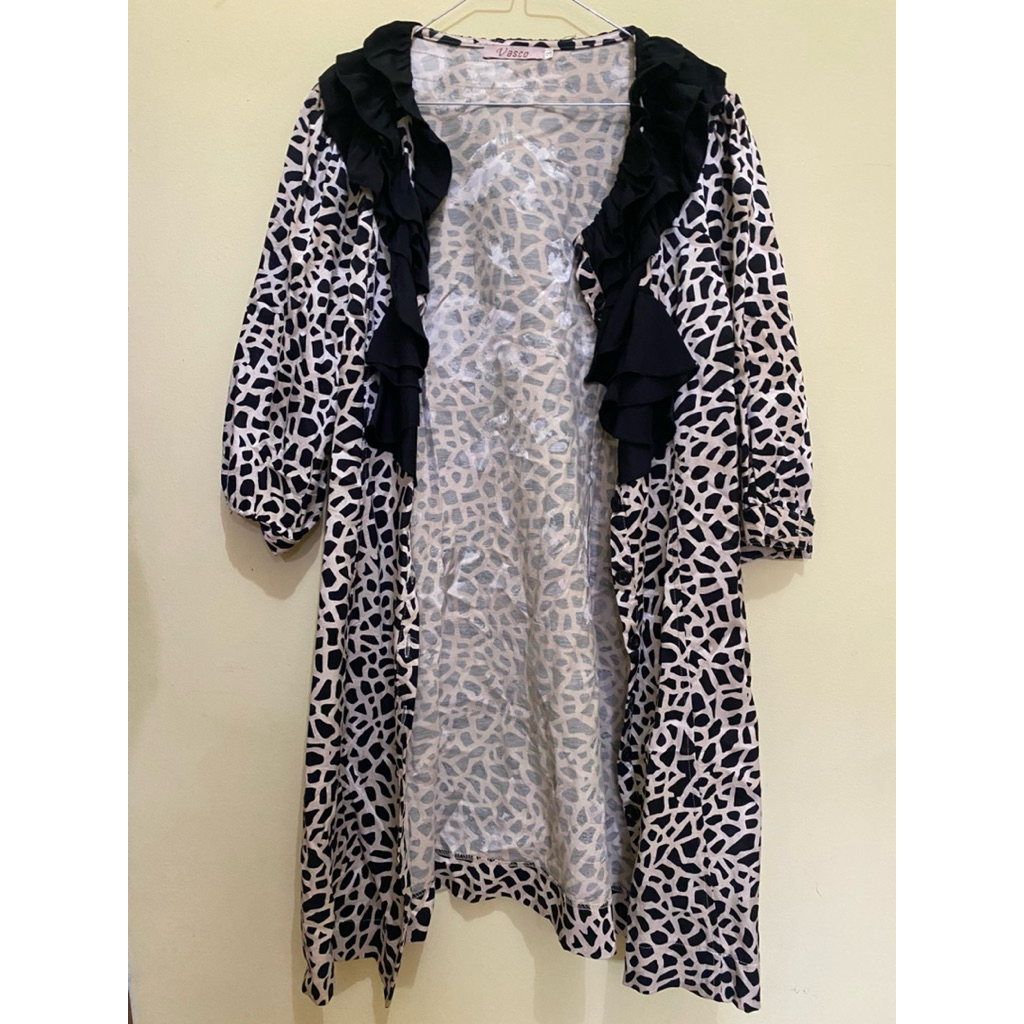 (PRELOVED) Outer Vasco