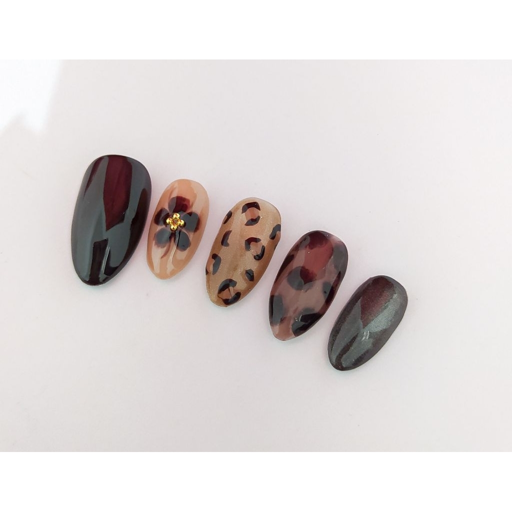 BROWN PRESS ON NAILS