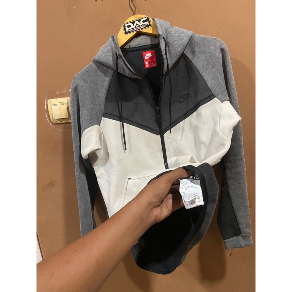 hooodie brand Neki tech