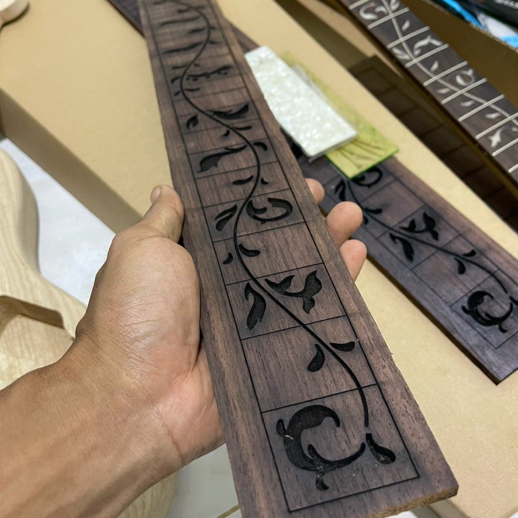 FINGERBOART INLAY BUNGA