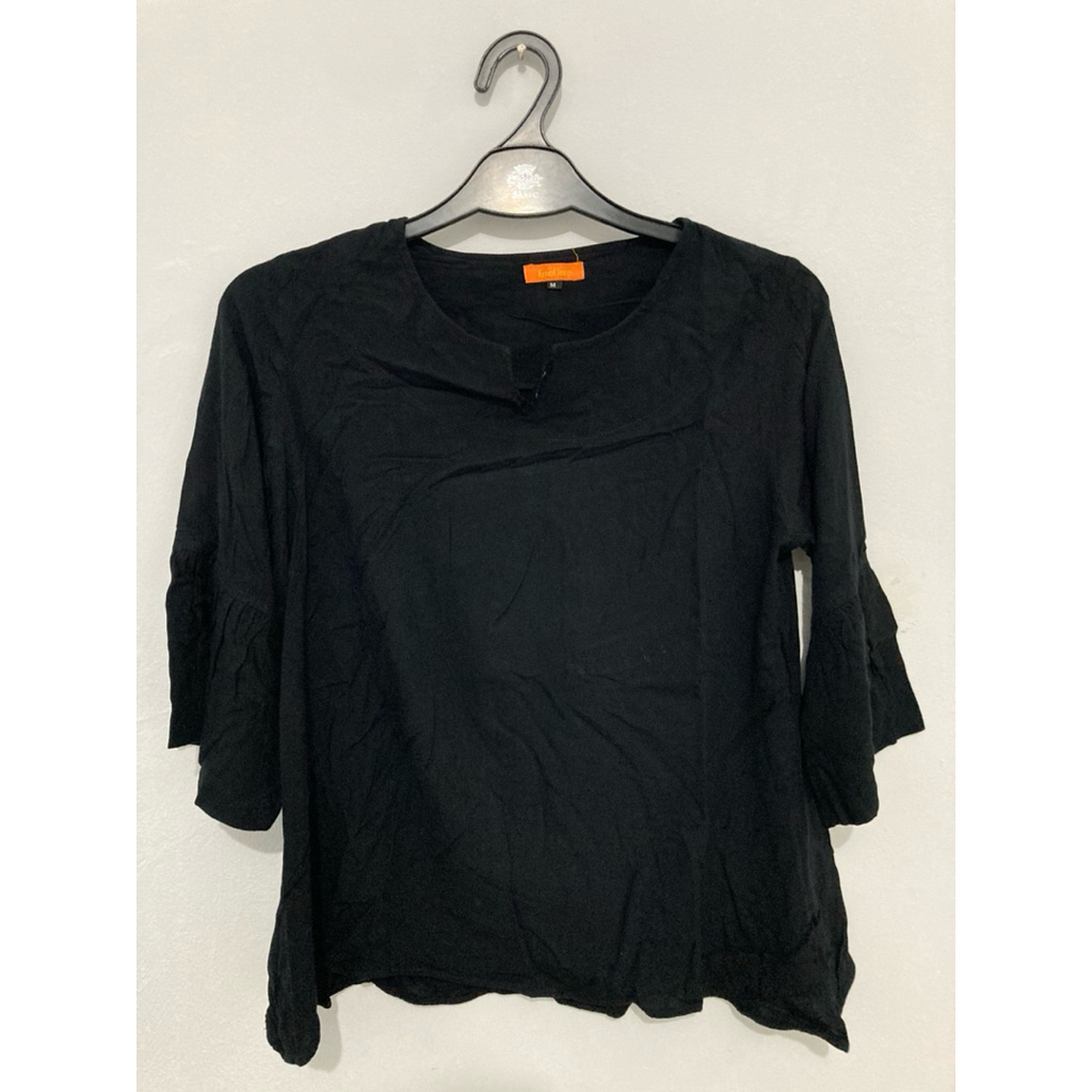 Blouse Hitam