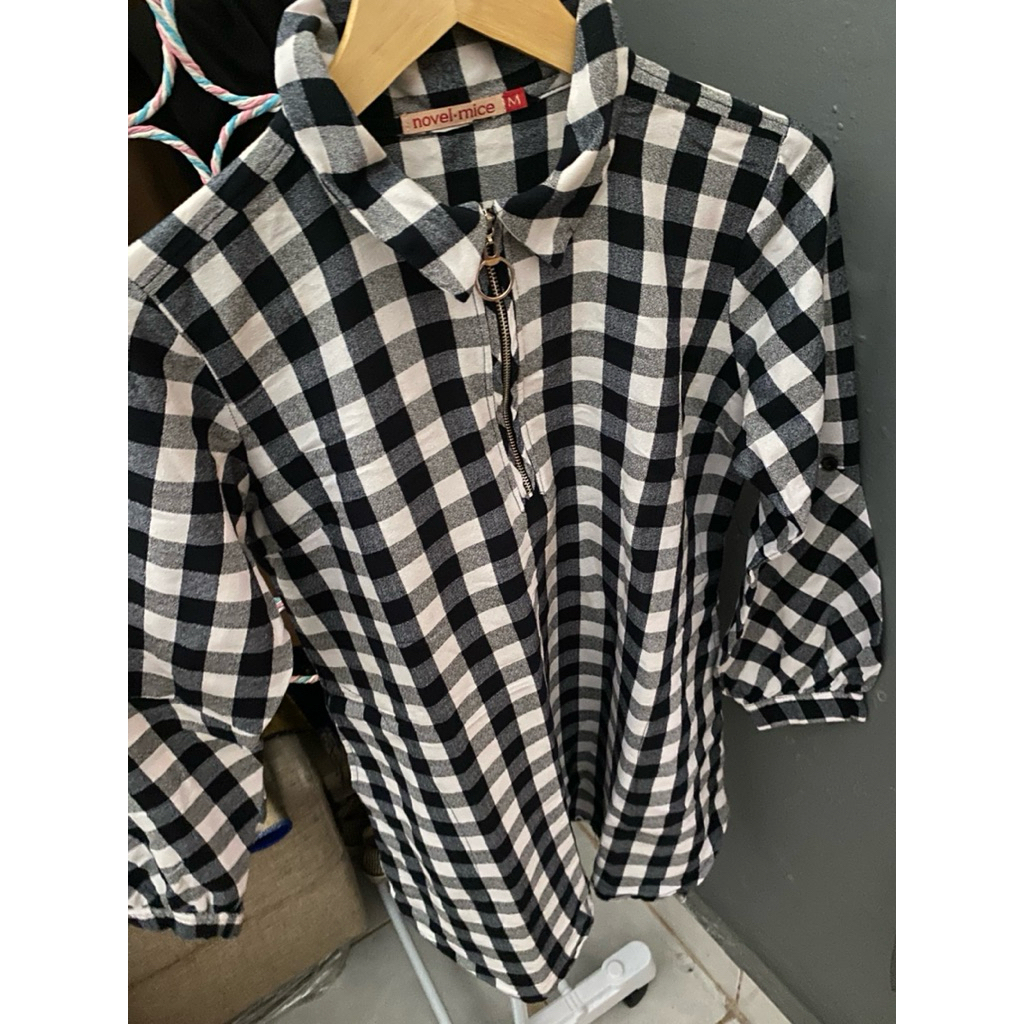 Preloved Blouse Novel Mice